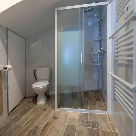 Loc Trotteur Le Romarin Gare Sncf De Apartman