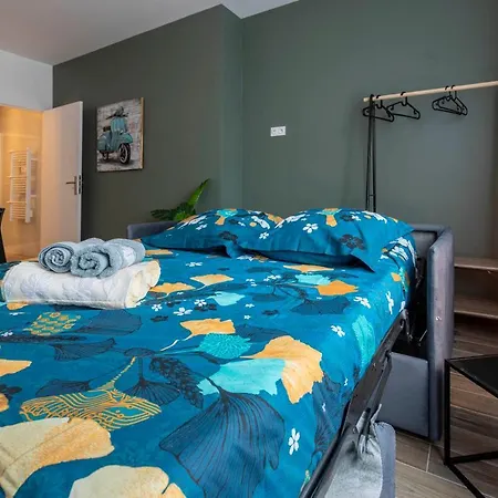 Loc Trotteur Le Romarin Gare Sncf De Lägenhet Lourdes