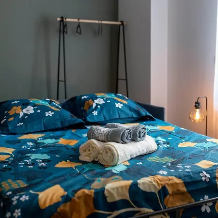 Loc Trotteur Le Romarin Gare Sncf De * Λούρδη