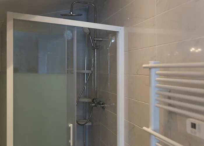 Loc Trotteur Le Romarin Gare Sncf De * ルルド